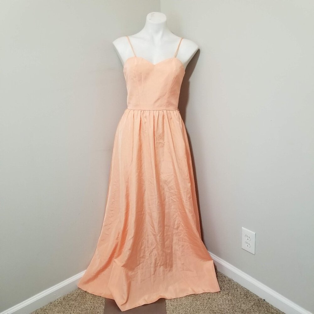 Sz 9/10 (fits modern 2) Late 70s Vintage Peach Taffeta A-Line Gown w Belt Loops